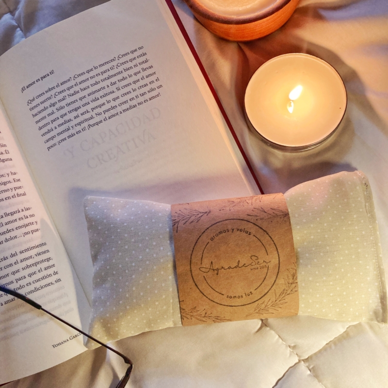 Almohadilla terapéutica ocular con semillas